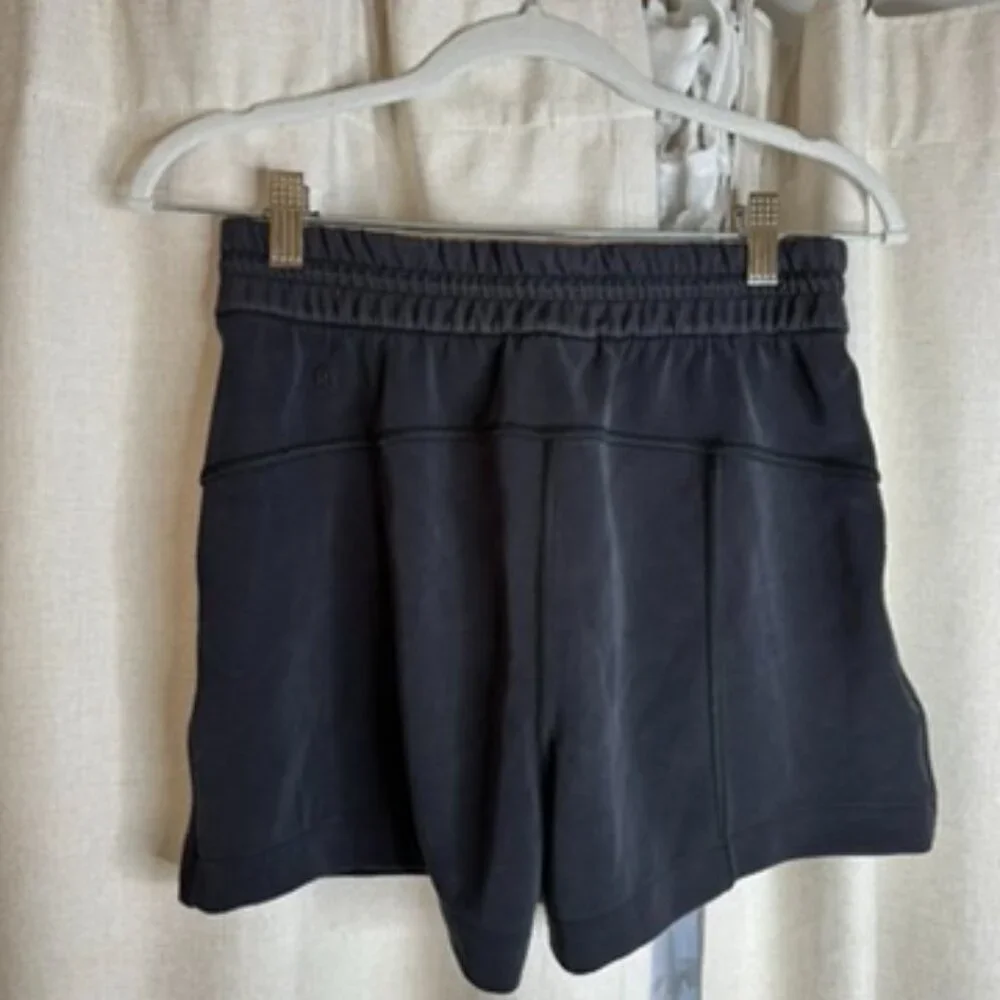Lululemon Softstreme High-Rise Short 4” – Black - Picture 4 of 6